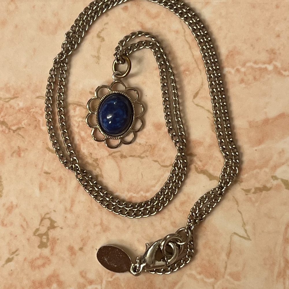 Elegant Silver Necklace with Blue Pendant
